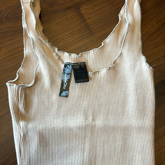 Luna chix tank top - Picture 2 of 3
